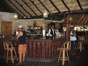 RIU Naiboa: Poolbar und Restaurant La Bachata