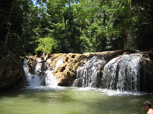 Wasserfall auf der Halbinsel Samana